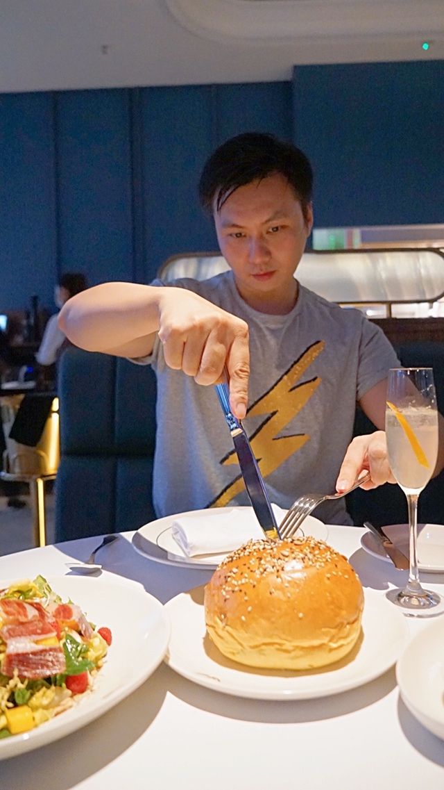 潘若斯牛排館滿滿的高級感 餐食還暴讚。
