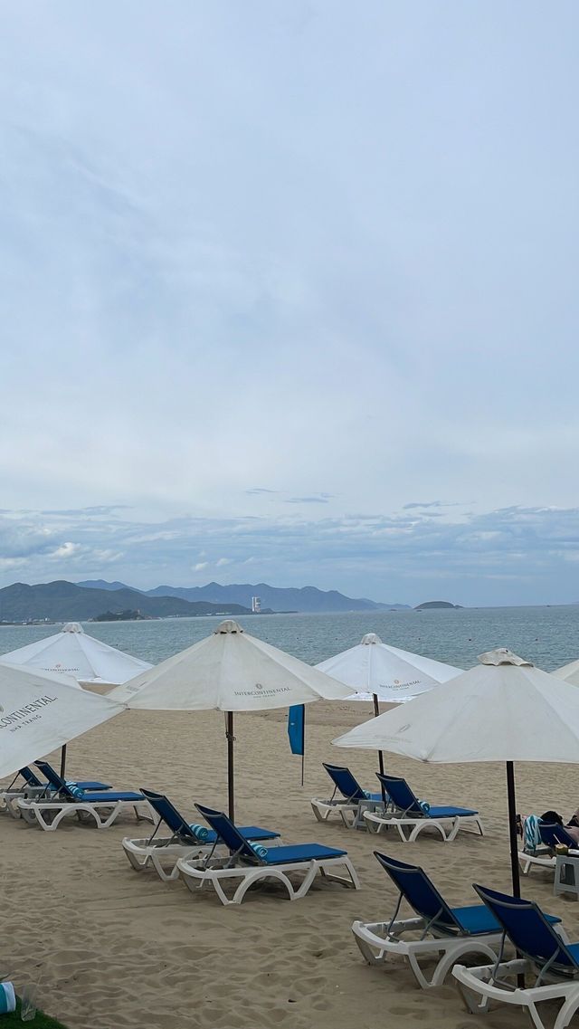 芽莊洲際酒店 | 豪華海濱度假體驗 