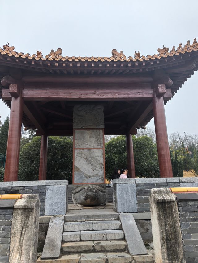 明顯陵