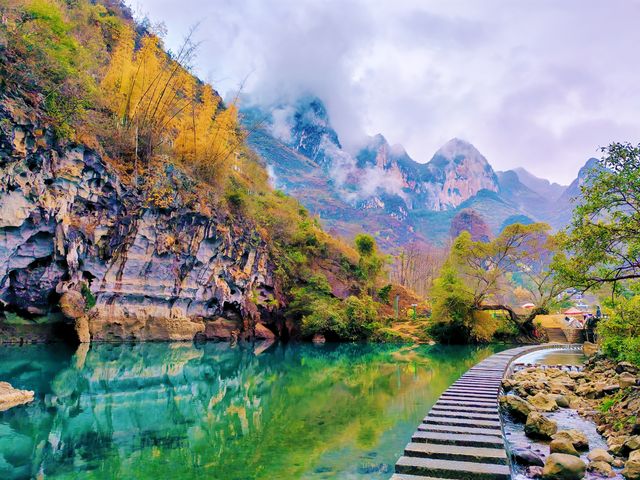 大小井鐘靈毓秀，山水韻味悠長，溶洞景致清幽
