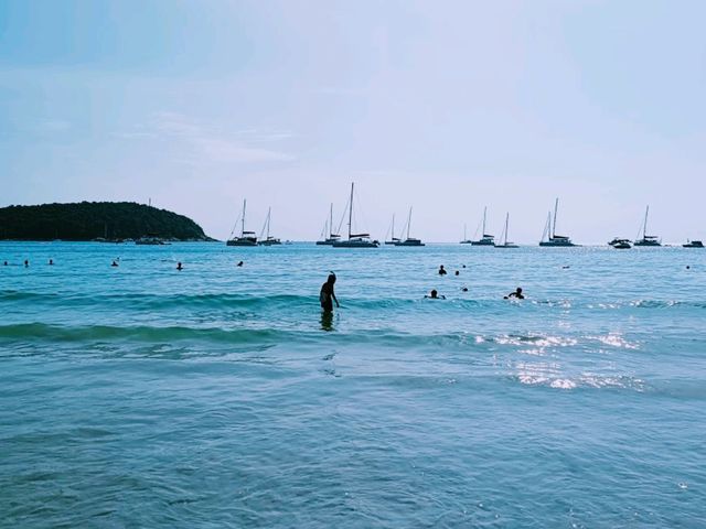 Nai Harn Beach Play Book: "Absolute" Paradise of Phuket