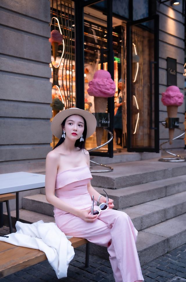 外灘源街拍 | 時光交錯的鏡頭美學