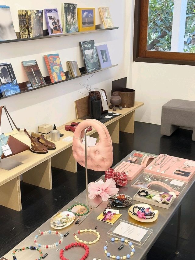曼谷必逛！Thong Lo區的時尚寶藏店Loft Eyes 