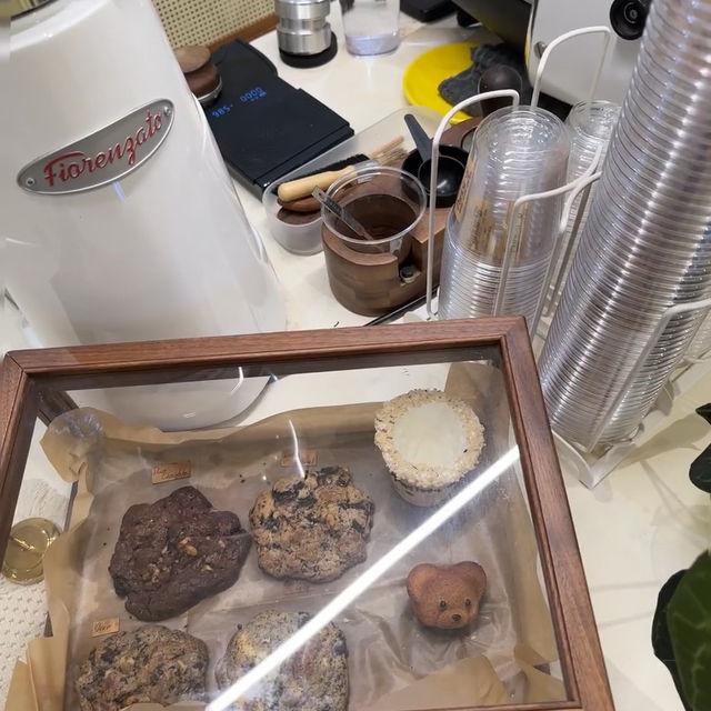 🇲🇴澳門官也街打卡推薦！大樹下的治愈系咖啡店parloir 58b☕️