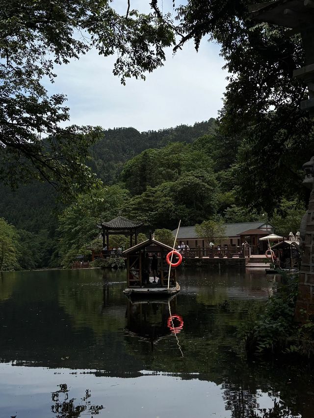 成都周邊徒步秘境｜天台山彩虹瀑布