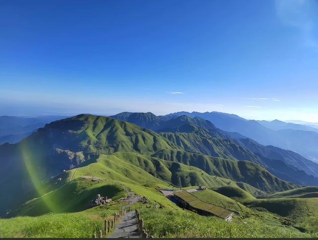 江西武功山徒步全攻略：高山草甸、雲海星空與極致徒步嘅朝聖地