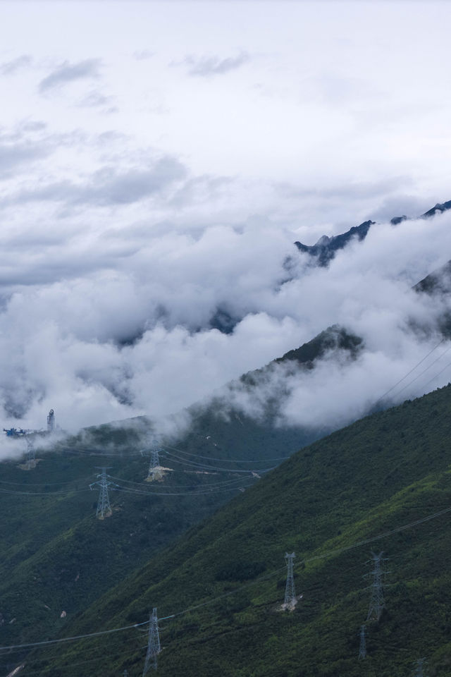 康定嘅河,係穿城而過嘅溫柔——鏡頭裡嘅溜溜城水色 康定嘅河,係穿城而過嘅溫柔——鏡頭裡嘅溜溜城水色