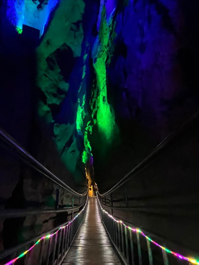 臨沂沂水地下大峽谷歡迎你