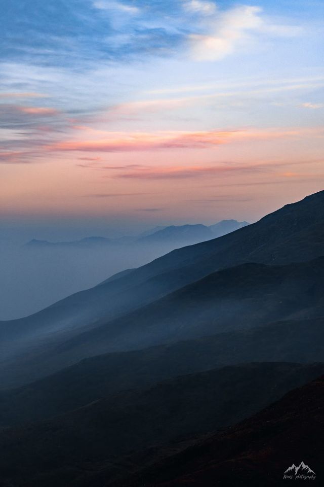 西寧的秋：一半金黃染高原，一半湛藍映山河