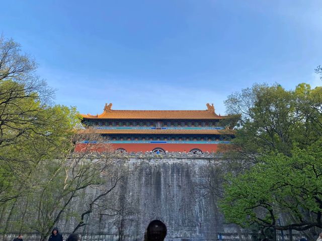一、核心景點與遊玩感受
1. 明孝陵：10月底至11月下旬是最佳觀賞期，6:30-18:30開放
