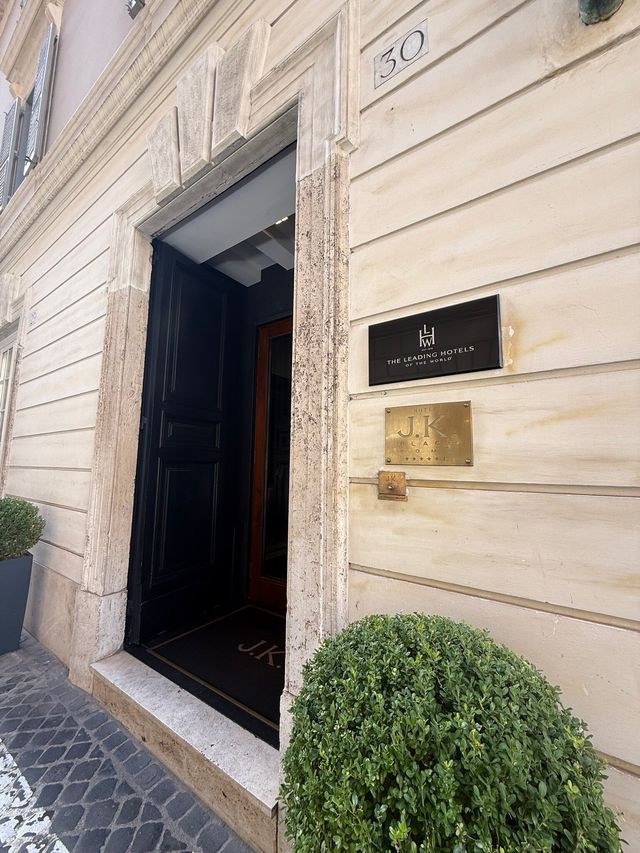 Convenient Stay for Layovers