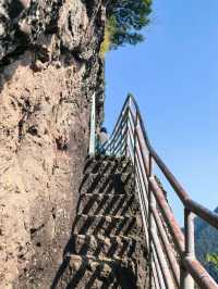 1. 衢州免費遊衝瘋了！江郎山秋日徒步，90℃垂直梯太刺激！