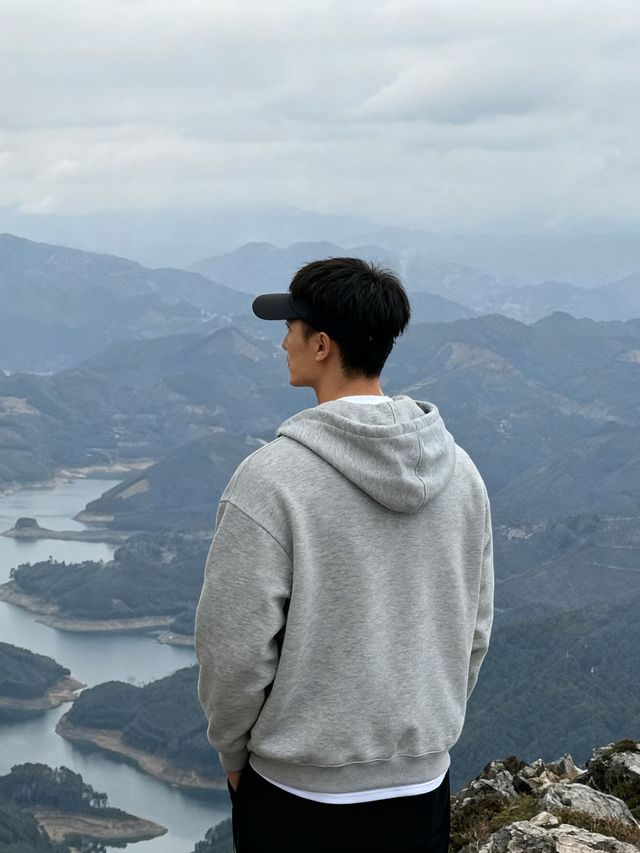 雲海之巔，心之所向：玉皇頂療癒之旅