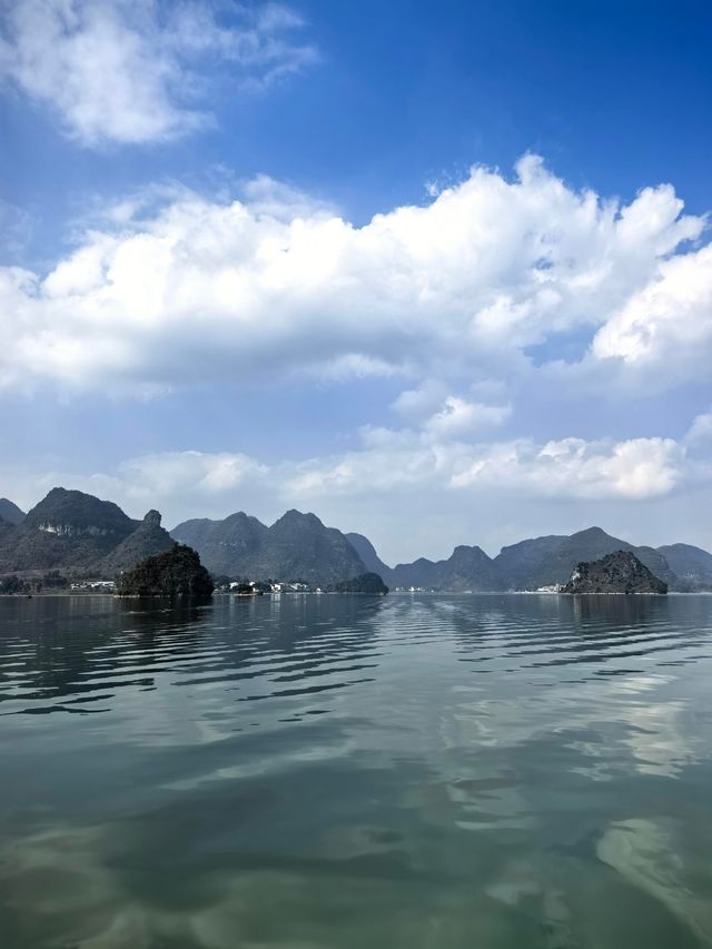 在這個秋高氣爽的季節裡讓我們一起感受邊陲小鎮的湖光山色