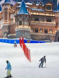 Shanghai’s Epic Indoor Ski Resort – Ice, Snow & Insta-Worthy Vibes!