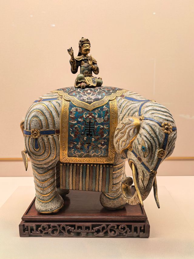 探秘上博隱藏寶藏掐絲琺瑯器展 探秘上博隱藏寶藏掐絲琺瑯器展