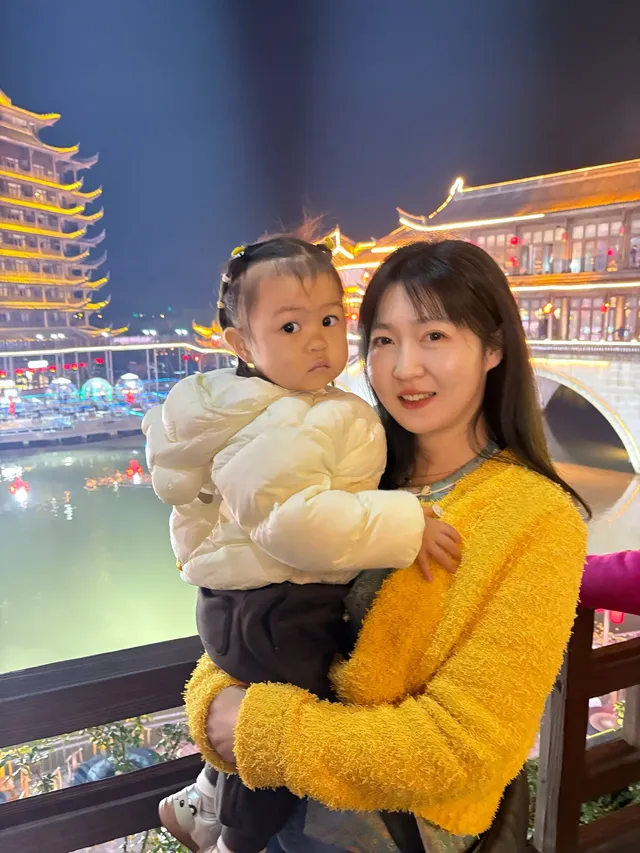 帶寶寶看煙花,圓夢瞬間太治癒了! 帶寶寶看煙花,圓夢瞬間太治癒了!