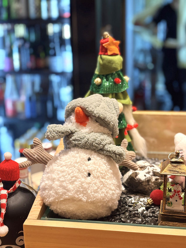 閨蜜小聚，提前感受下聖誕氣氛  終於拔草雙井這家酒願 Izakaya，店裡聖誕氣氛已經布置