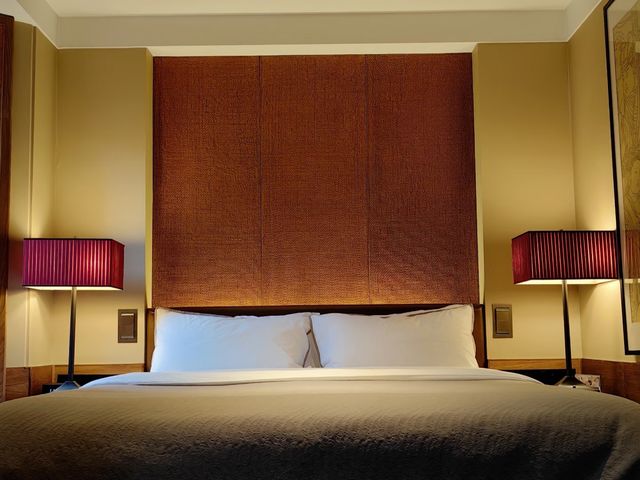 西安威斯汀酒店躺在床上看大雁塔絕美夜景