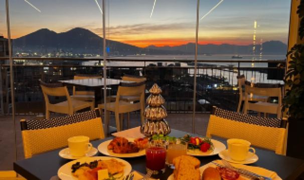 在那不勒斯文藝復興地中海酒店探索那不勒斯的魅力