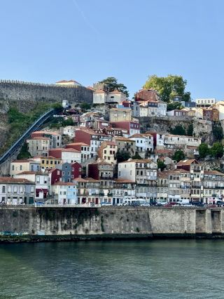 ในช่วงปิดเทอมฤดูหนาว การเดินทางไปสเปนอาจช่วยคุณประหยัดเงินได้มากมาย หากคุณปฏิบัติตามคำแนะนำ