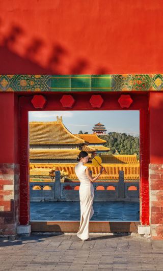 การแต่งกายและการถ่ายภาพในพระราชวังต้องห้าม: หลีกเลี่ยงข้อผิดพลาดเหล่านี้เพื่อภาพถ่ายที่สวยงามโดยมีฉากหลังเป็นกำแพงสีแดง