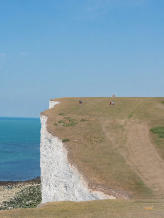 Sea breeze at the edge of the world: Seven Sisters Cliffs day trip