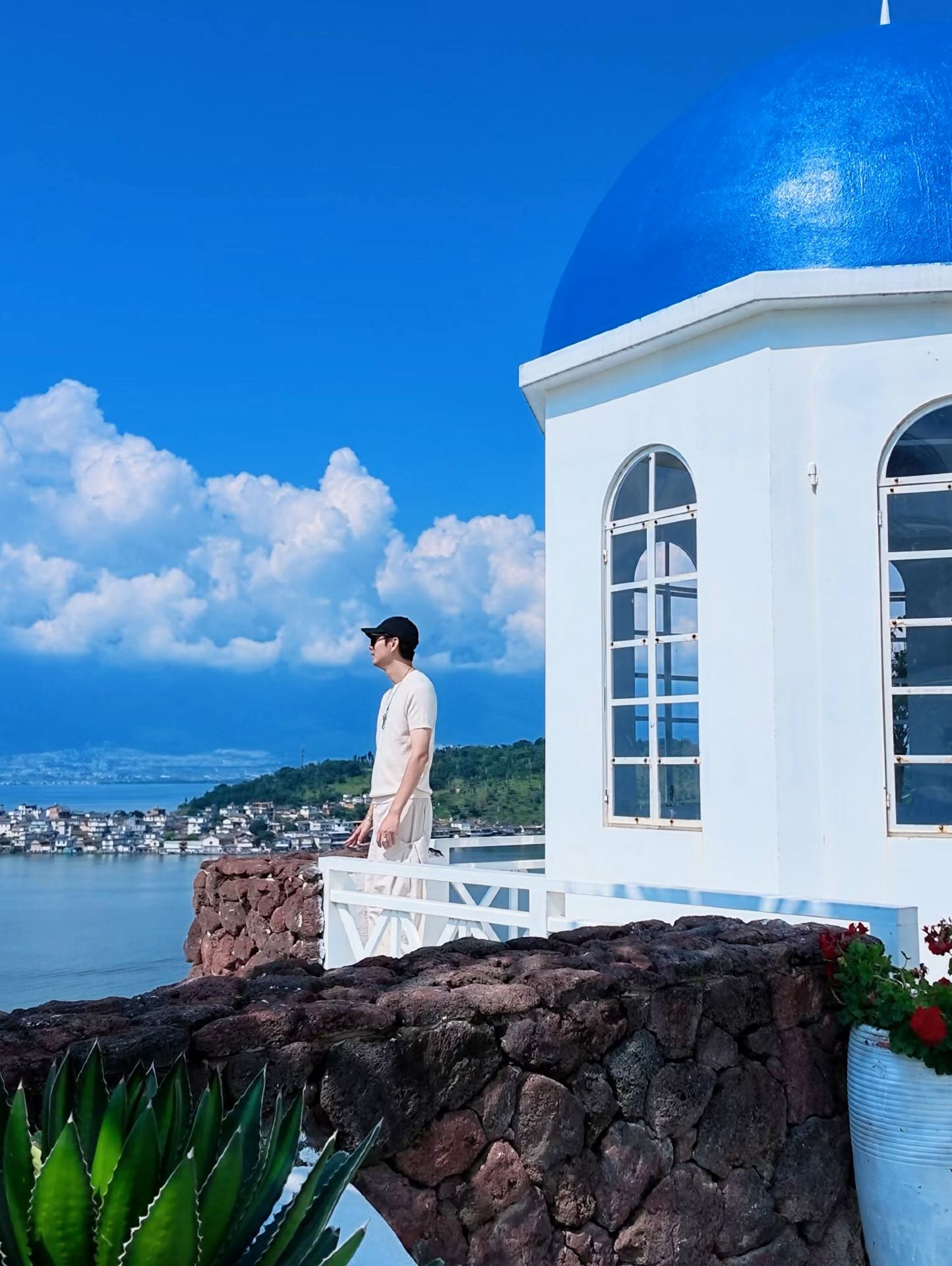 Cliffside caves at Lixiangbang, encounter the romance of Cangshan and Erhai