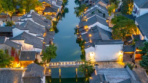The peak of autumn aesthetics in an ancient city — traveler post in Haining