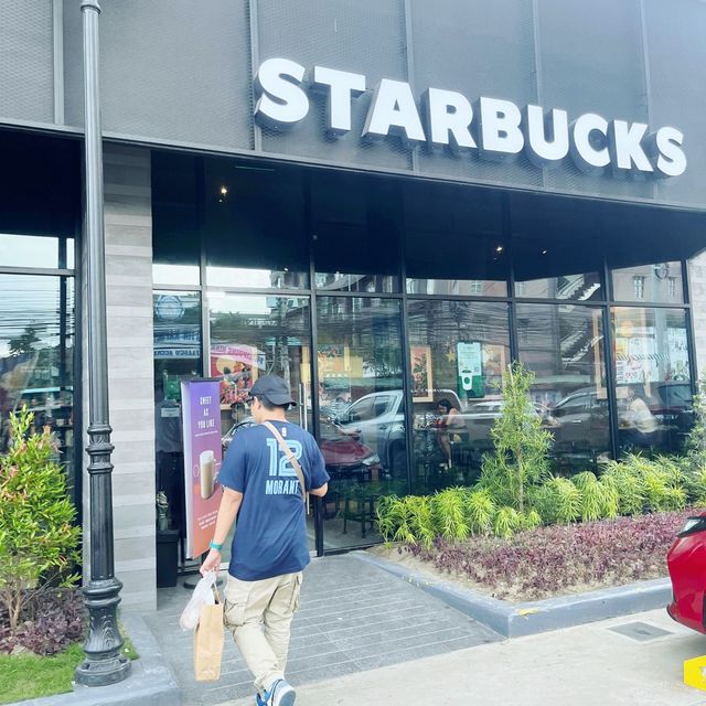 First drive-thru Starbucks in DC!