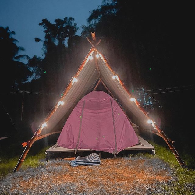 ลูโบะดีเเยเเคมป์  เมืองยะลา⛺️🎣💦       