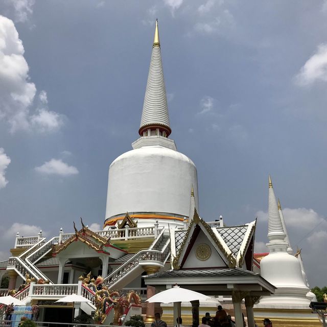 วัดธาตุน้อย เมืองคอน