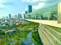 ベトナム　ベトナム観光　JW Marriott Hotel Hanoiの poolはcool！
