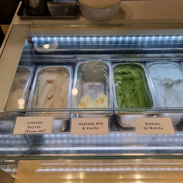 Japanese Cafe With Amazing Tea & Ice Cream