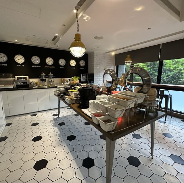 美式街頭風與現代工業風的結合！雀客旅館台北松江店！
