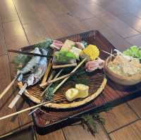 일본 전통화로에 꼬치구이를, 산로쿠엔(山麓園)