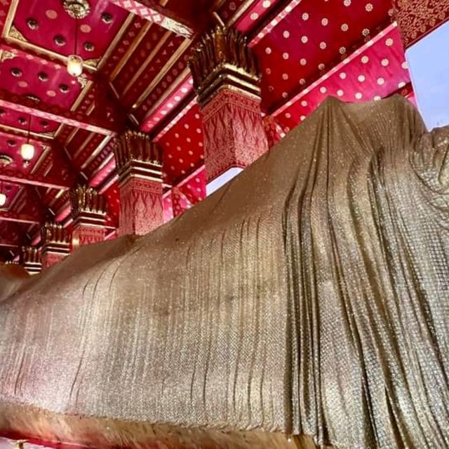 ขอพร พระพุทธไสยาสน์องค์ใหญ่
