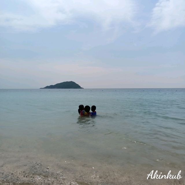 พักผ่อน เล่นน้ำ @หาดนางรอง