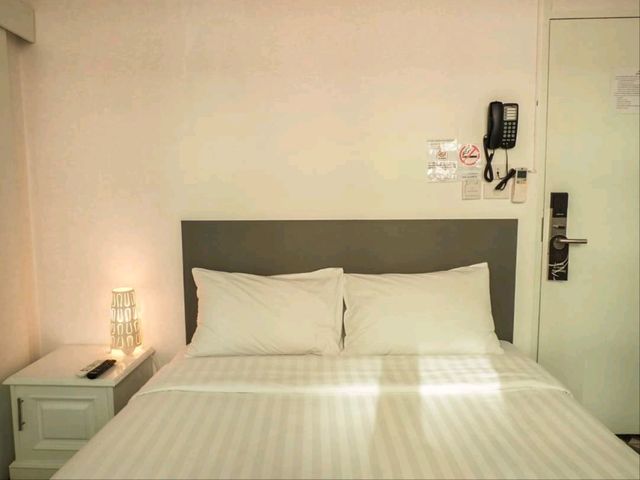 🏨 กำลังตามหาโรงแรมที่พักในราคาหลักร้อยกันอยู่ใช่มั้ย