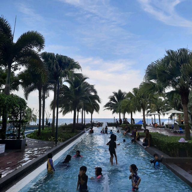 Relaxing and fun staycation at Timurbay 🌊 