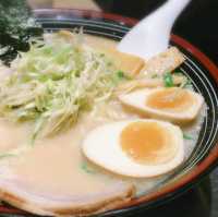 來自東京池袋的屯京拉麵🍜必推厚實叉燒肉、Q捲麵👍