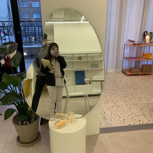 이색데이트로 좋은 대흥동 드로잉카페 카페그려