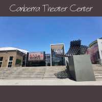 有兩塊薯格既Canberra Theater Center