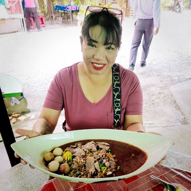 ก๋วยเตี๋ยวป้าปุ๊ ขาหมูฮ่องเต้เฮียแมน สารภี 