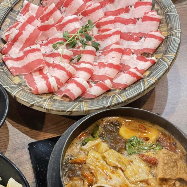 Cook hotpot ,Keelung ,Taiwan 🥓🥩🥘