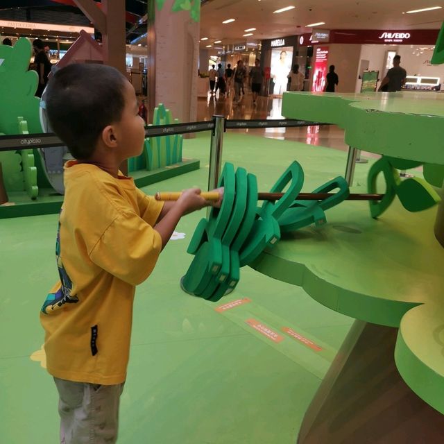 玩足三個鈡的小歷奇大妙趣
