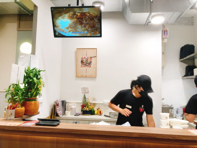台北｜💯😋祖傳三代的美味🥢🍜 胡饕米粉湯（台北興安店）台北小吃 台北美食 台北米粉湯 中山區美食 中山區小吃 南京復興美食