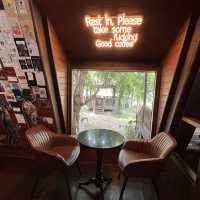 Road Dripper ร้านกาแฟเล็กๆ รสชาตดี ชาเขียวอร่อย
