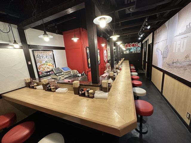 東京・港区。青山で終日麺大盛り無料の濃厚味噌ラーメン『威風 青山店』