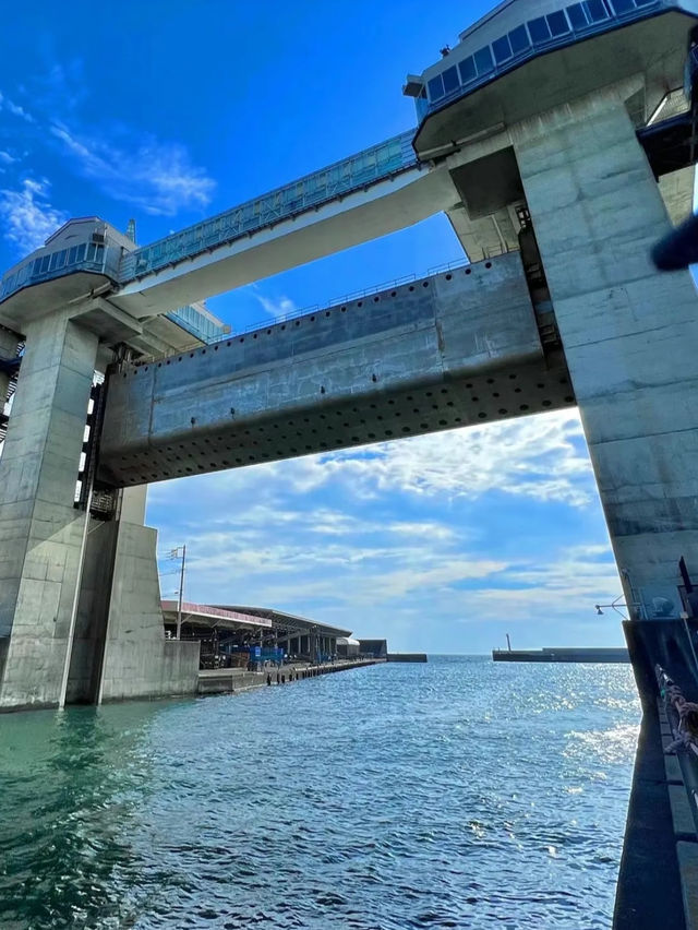 【静岡おでかけスポット】沼津港のランドマーク✨ 沼津港大型展望水門びゅうお